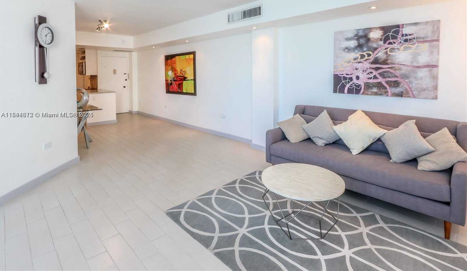 Small Image of 999 BRICKELL BAY DR #1604, Miami Number 3
