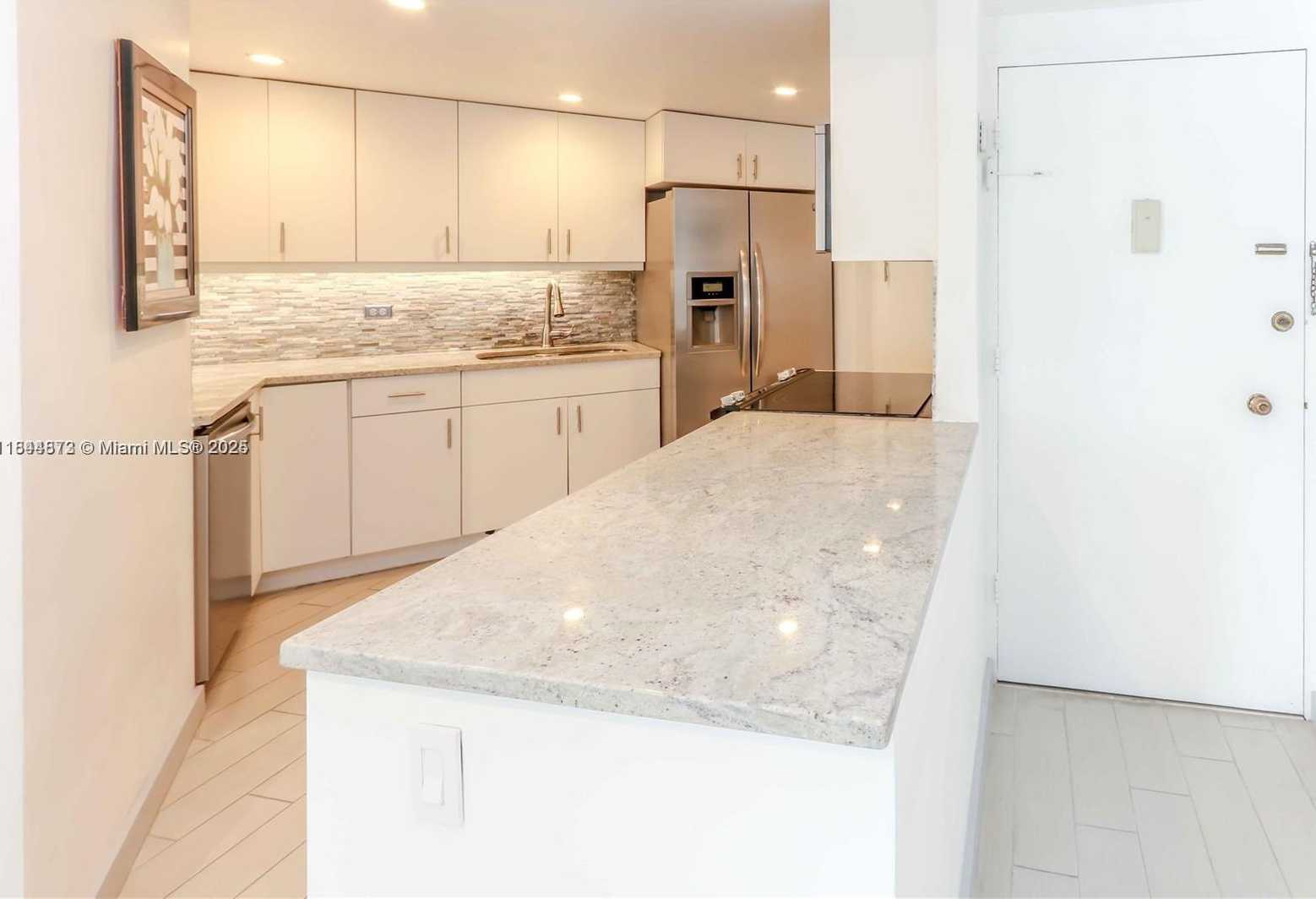 Small Image of 999 BRICKELL BAY DR #1604, Miami Number 5