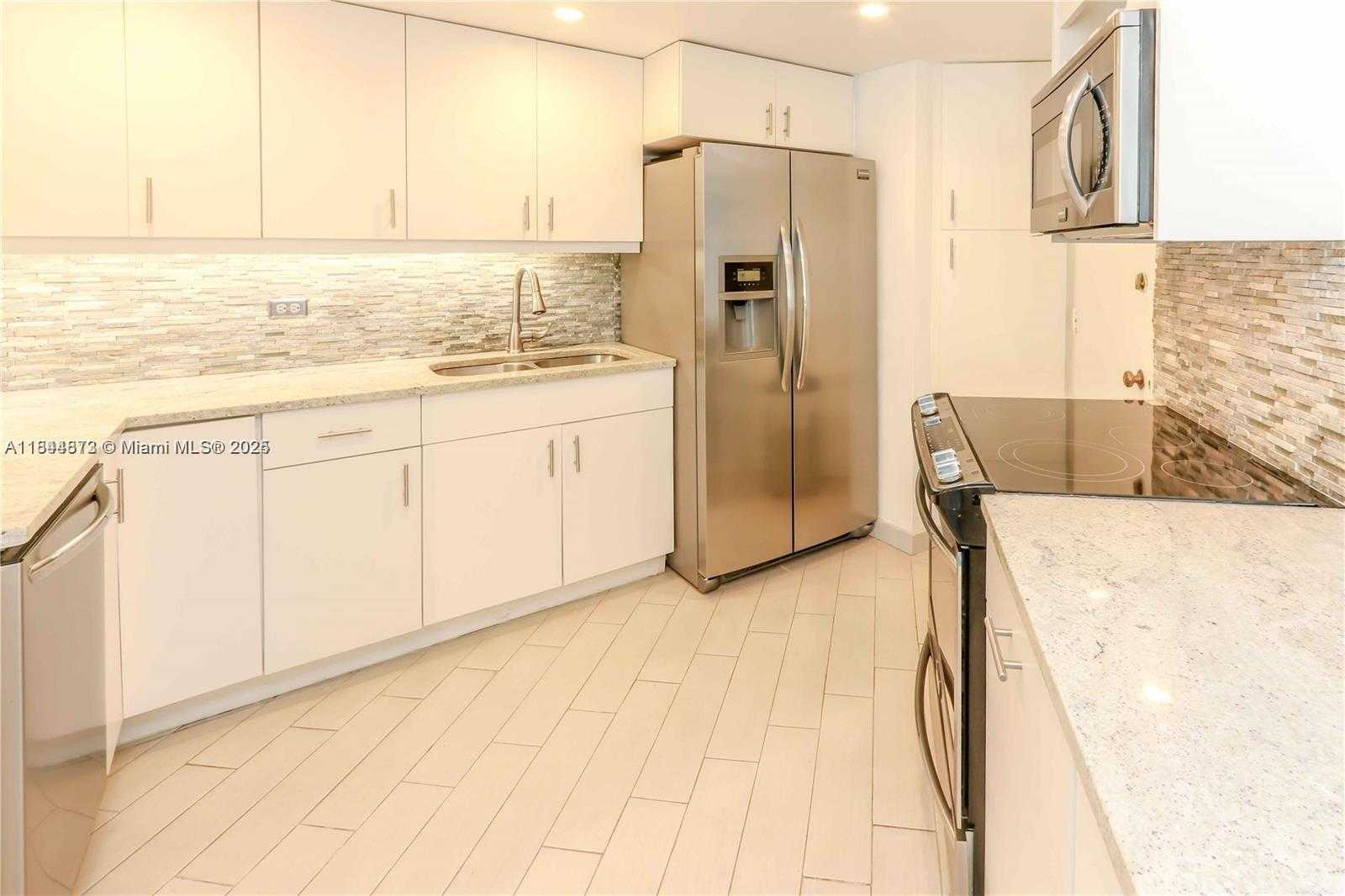Small Image of 999 BRICKELL BAY DR #1604, Miami Number 6
