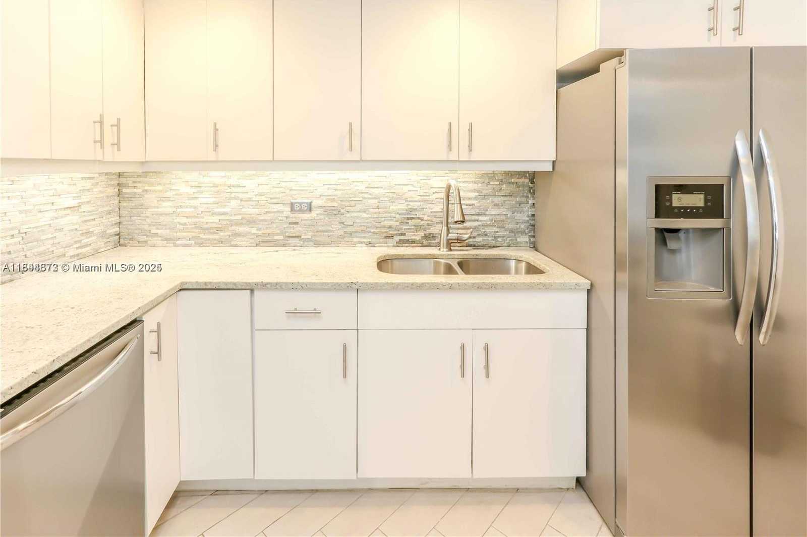 Small Image of 999 BRICKELL BAY DR #1604, Miami Number 8