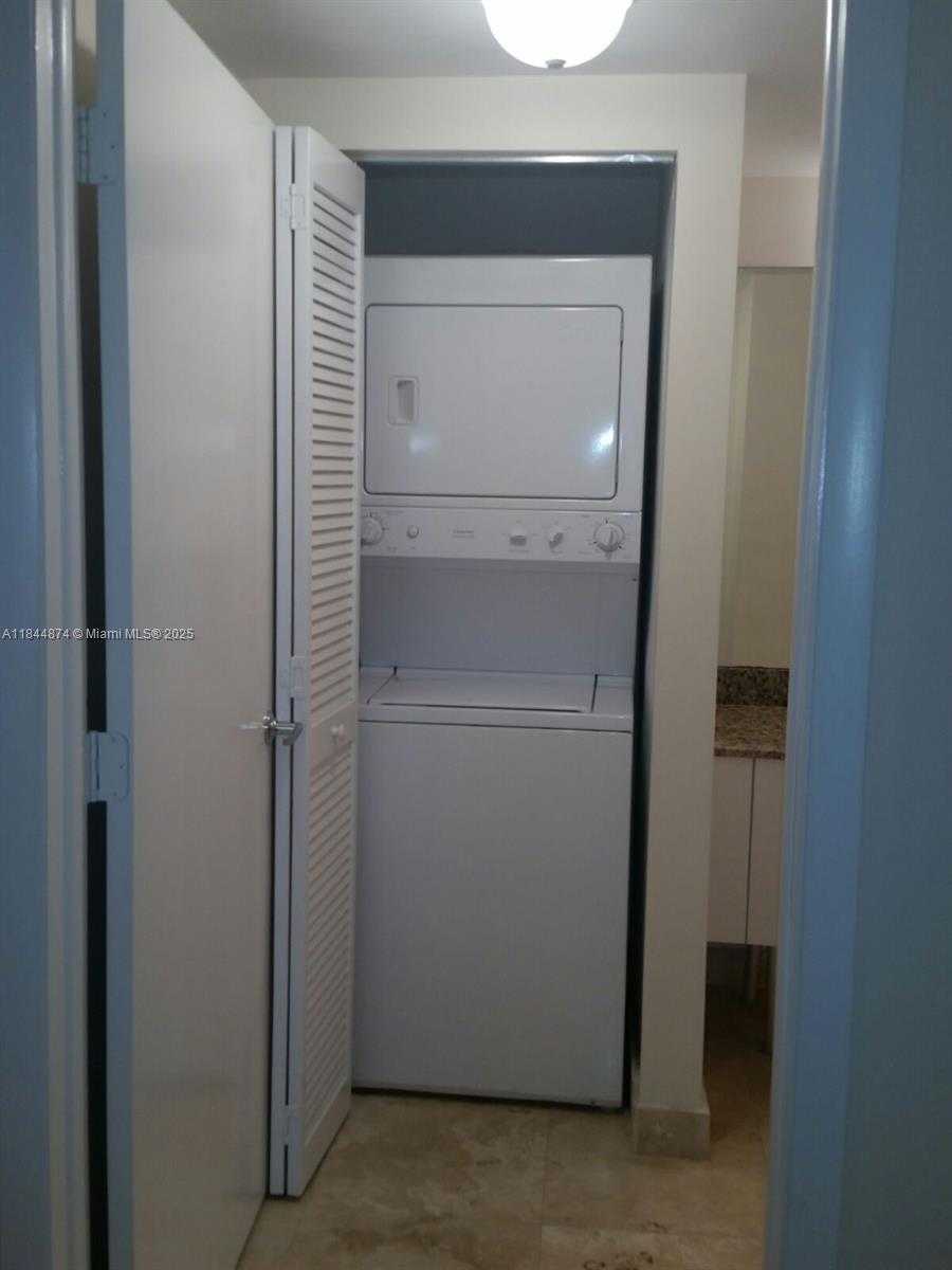 Small Image of 41 SOUTH EAST 5TH ST #1510, Miami Number 10