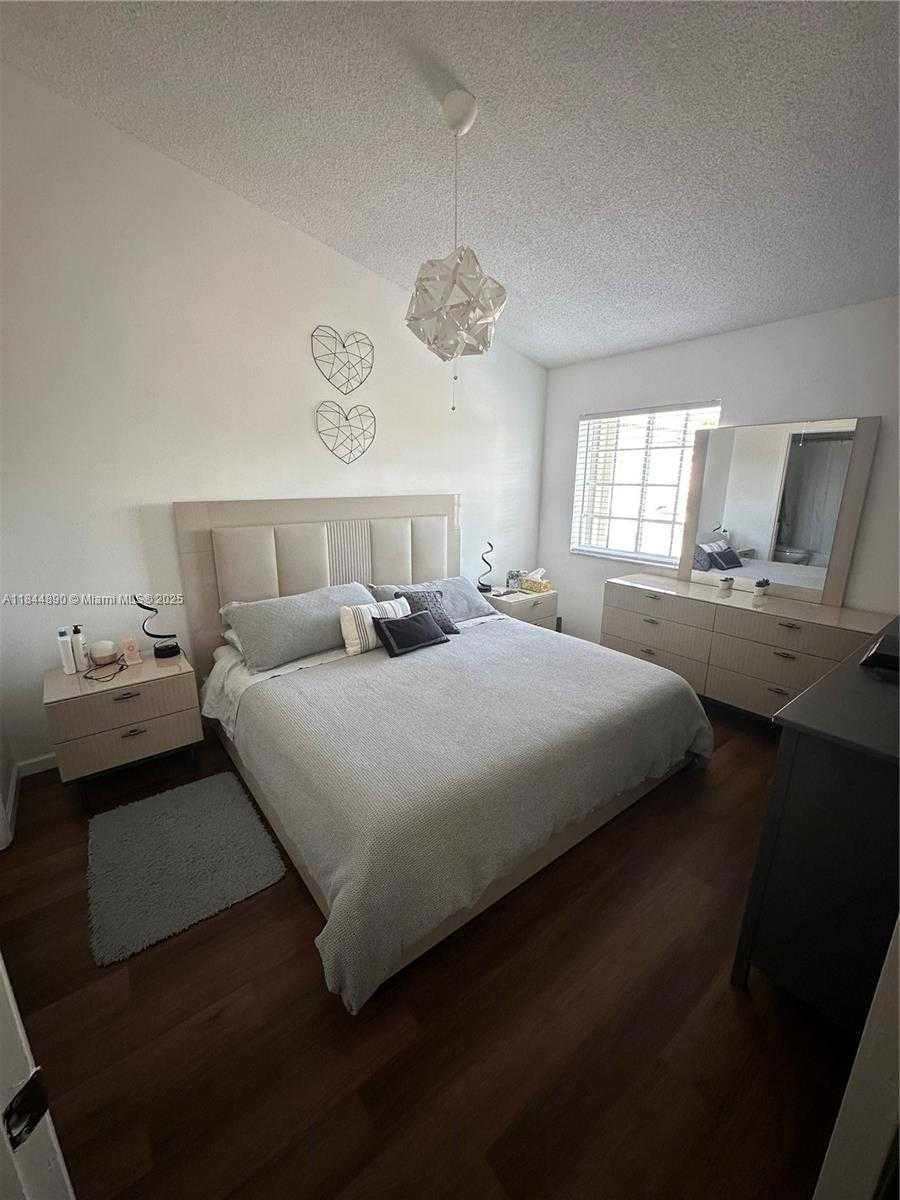 Small Image of 14023 SW 120th Ct, Miami, FL 33186, USA Number 10