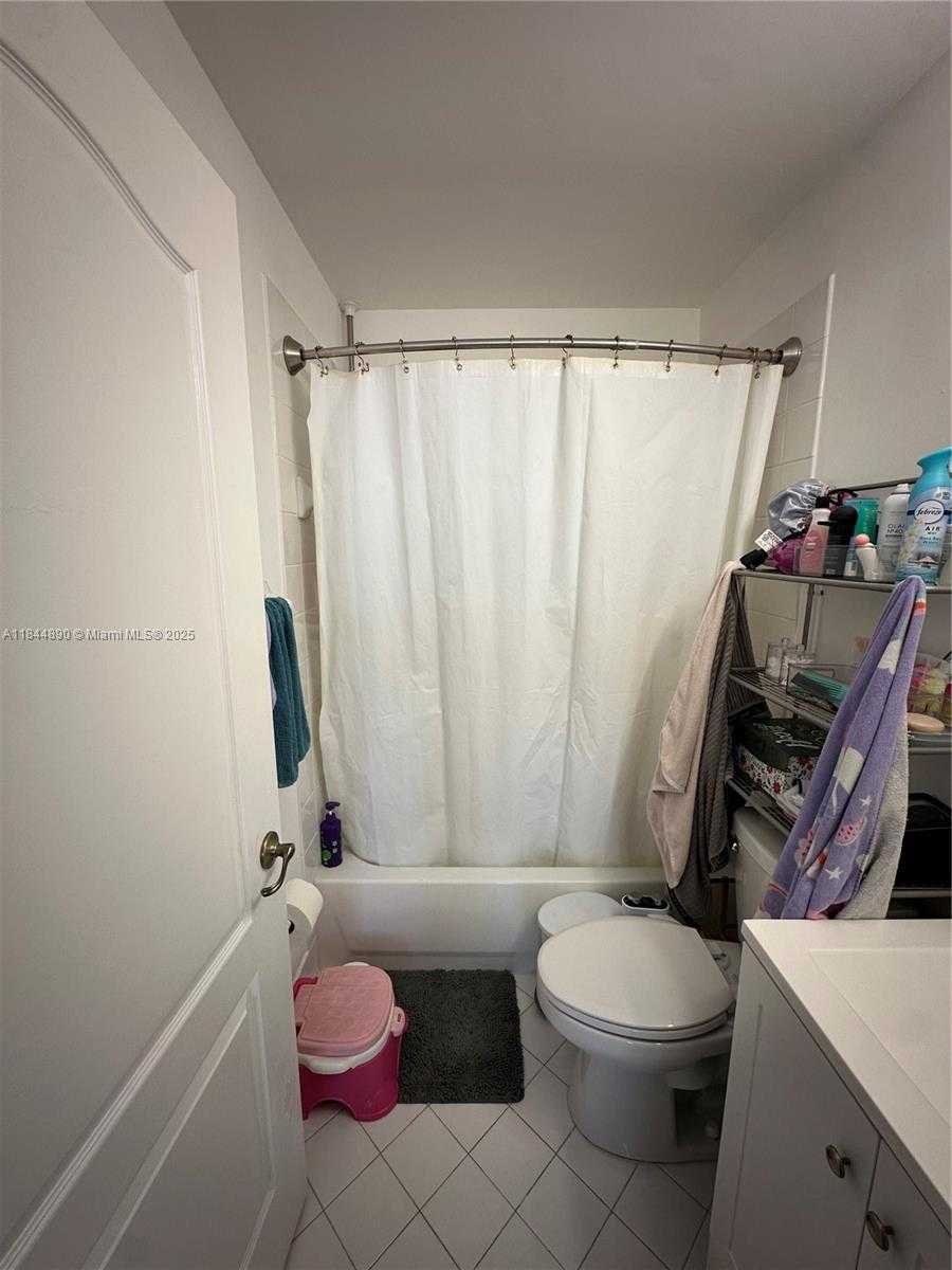Small Image of 14023 SW 120th Ct, Miami, FL 33186, USA Number 13