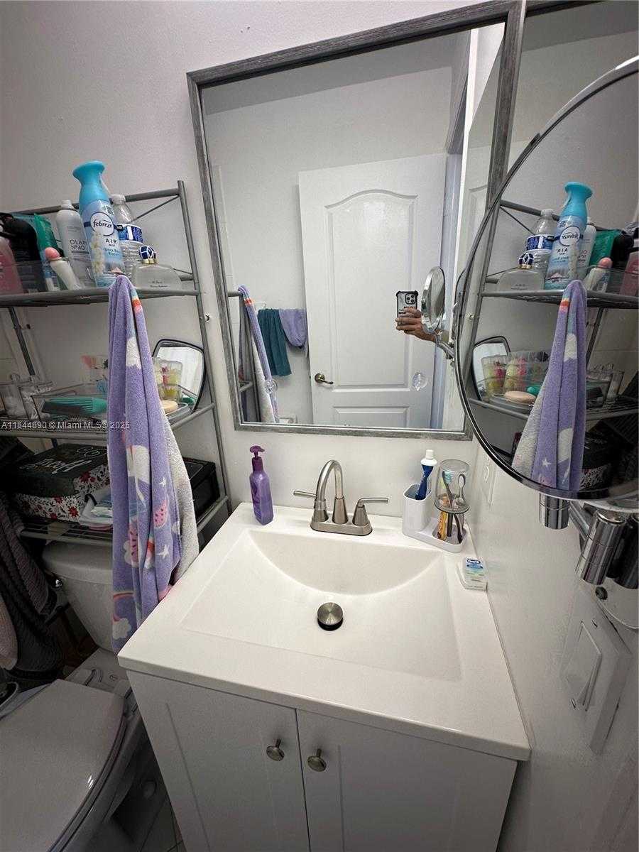 Small Image of 14023 SW 120th Ct, Miami, FL 33186, USA Number 14