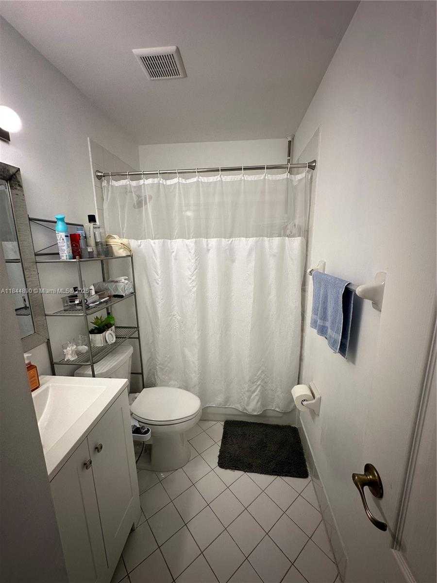 Small Image of 14023 SW 120th Ct, Miami, FL 33186, USA Number 15