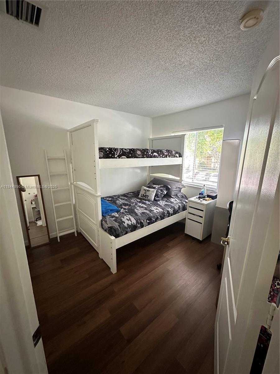 Small Image of 14023 SW 120th Ct, Miami, FL 33186, USA Number 17