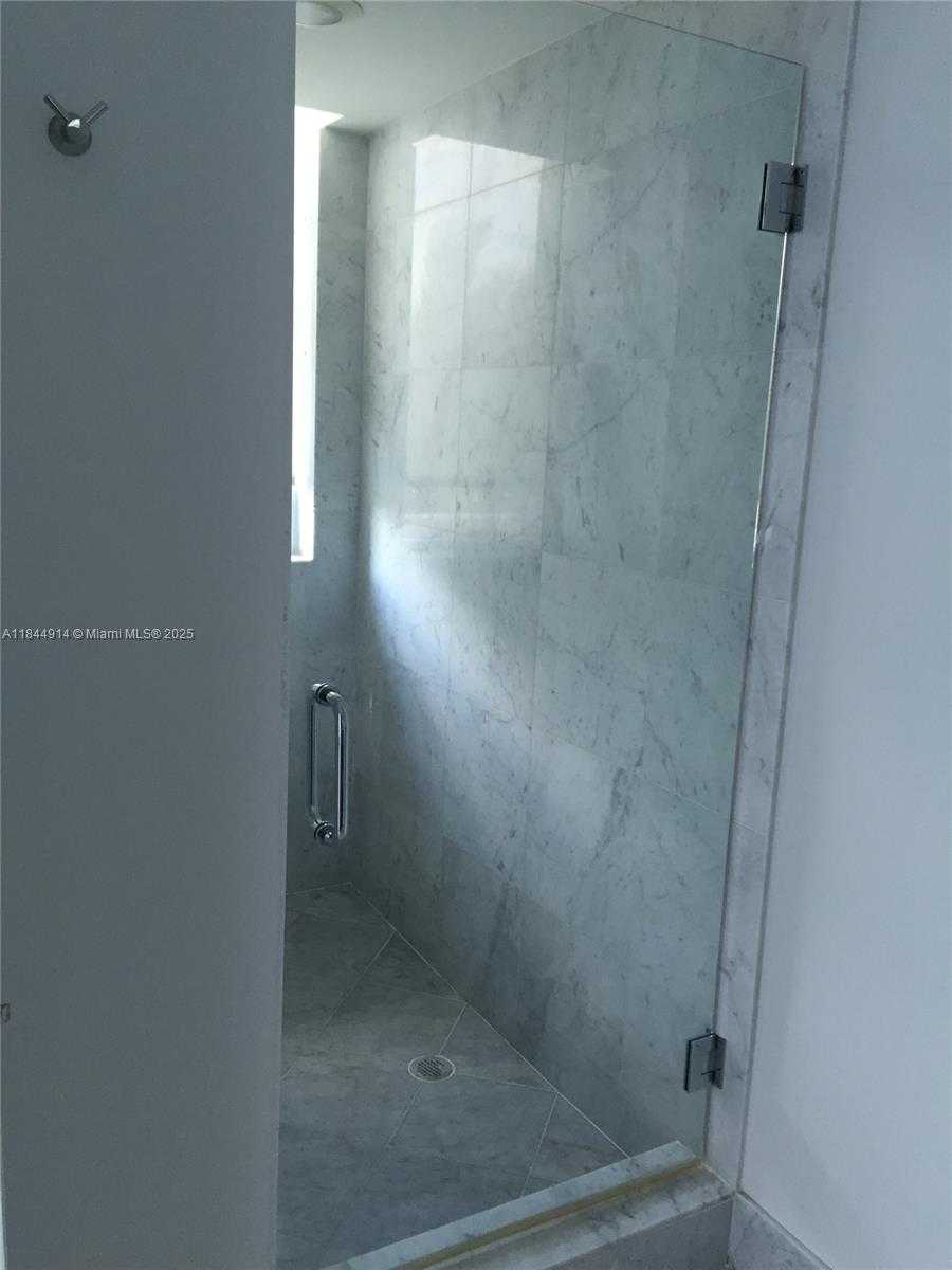 Small Image of Miami Number 10