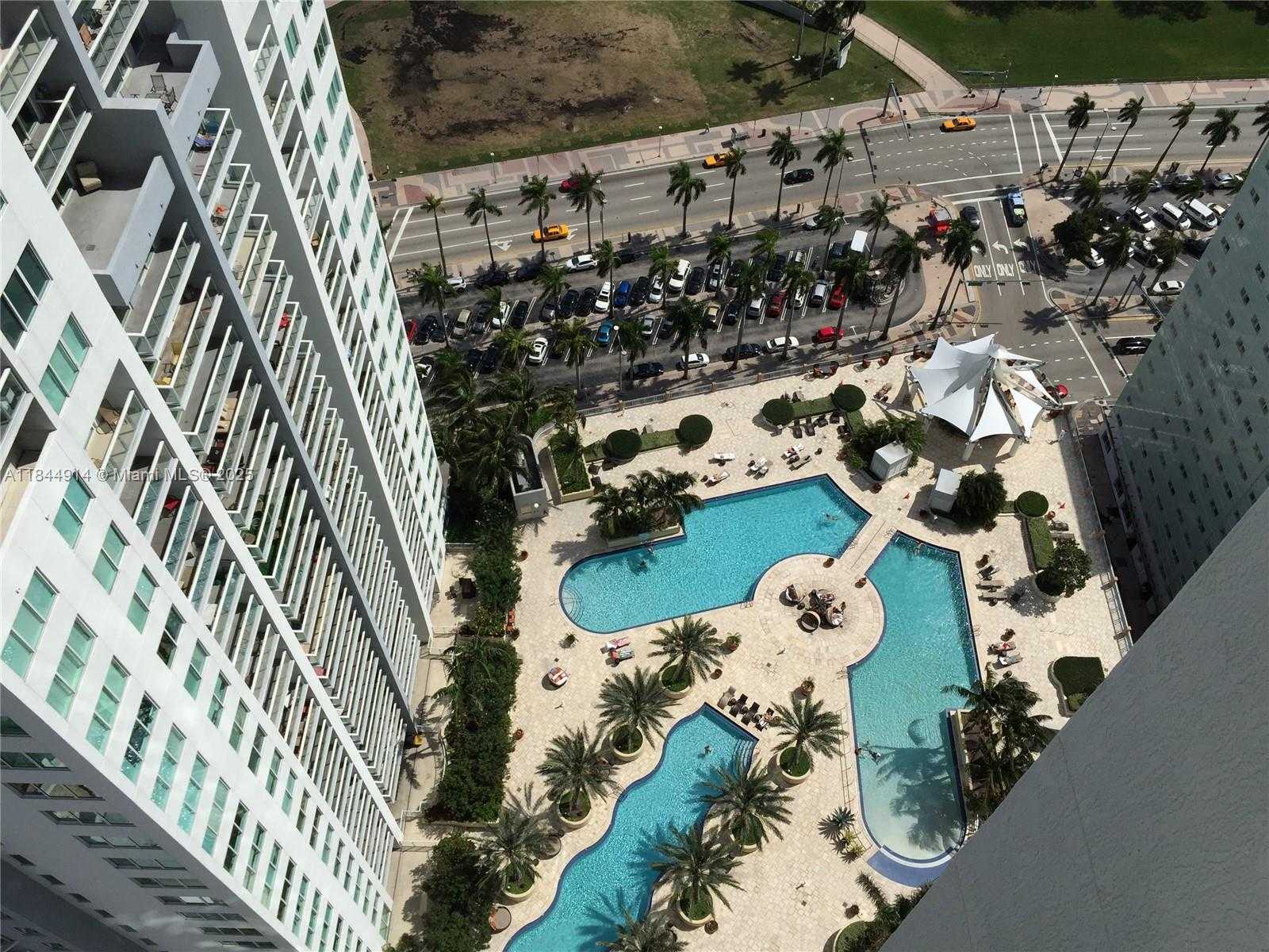 Small Image of Miami Number 12