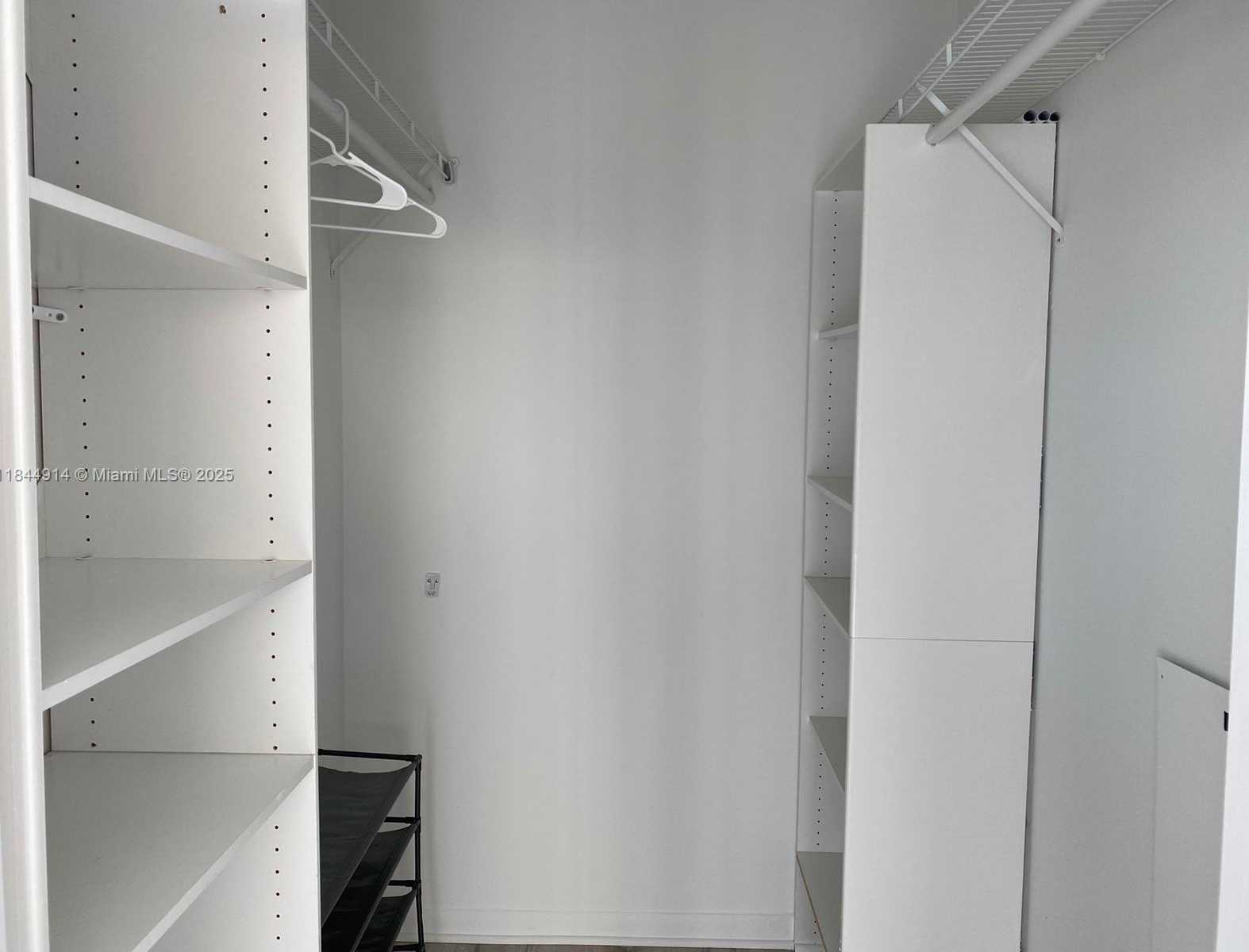 Small Image of Miami Number 16