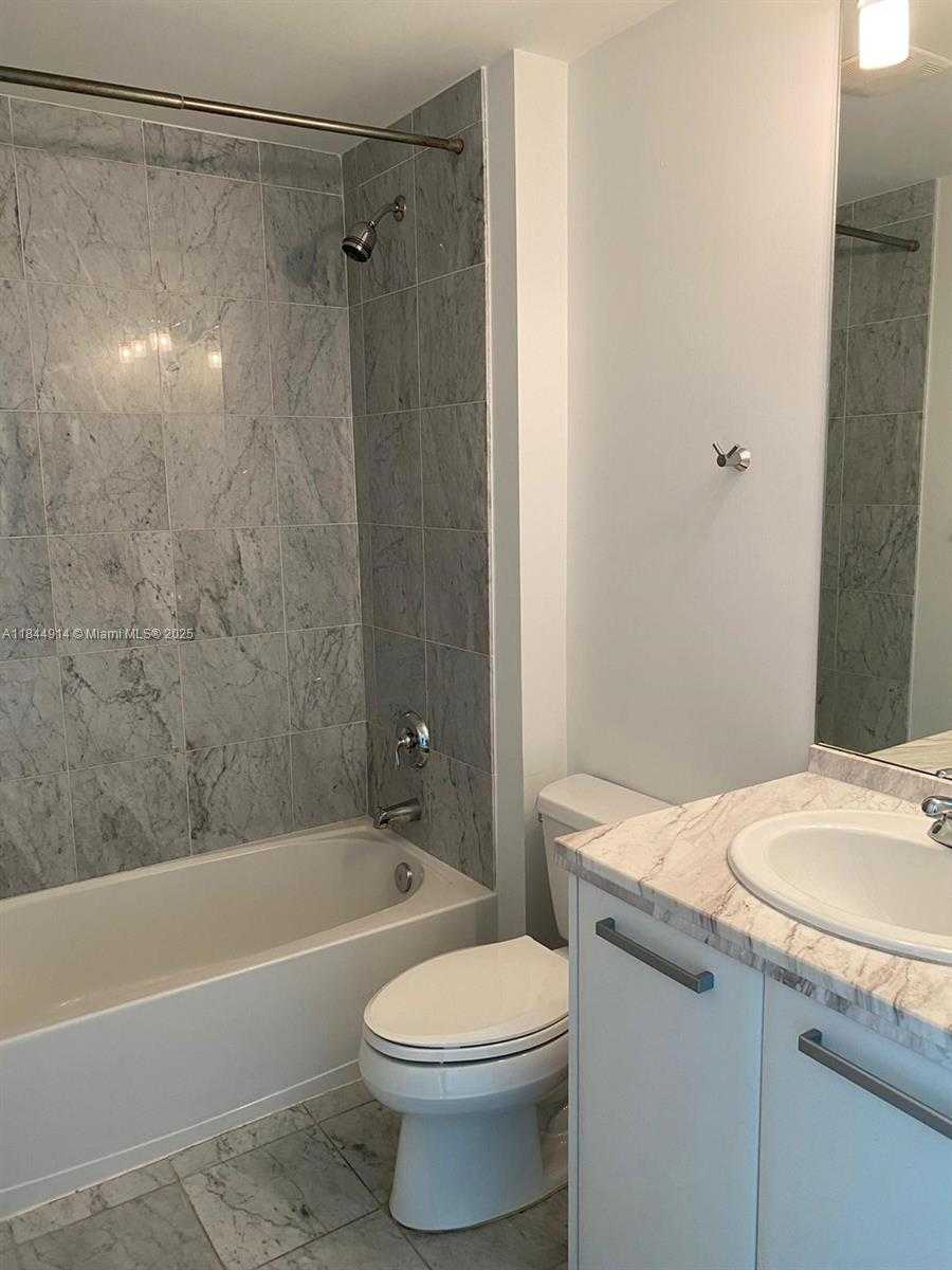 Small Image of Miami Number 18