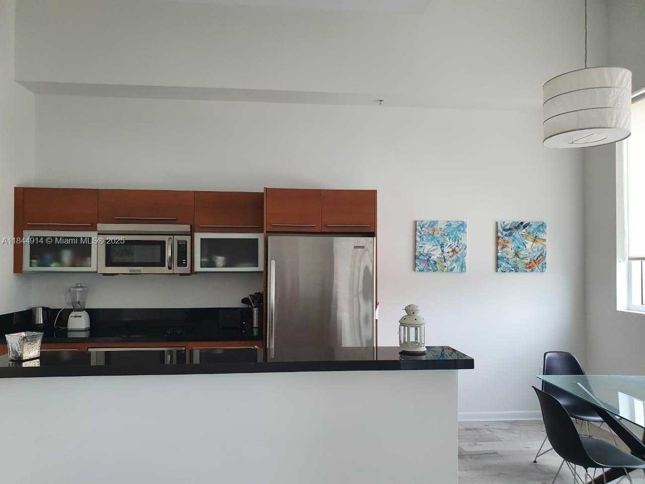 Small Image of Miami Number 22