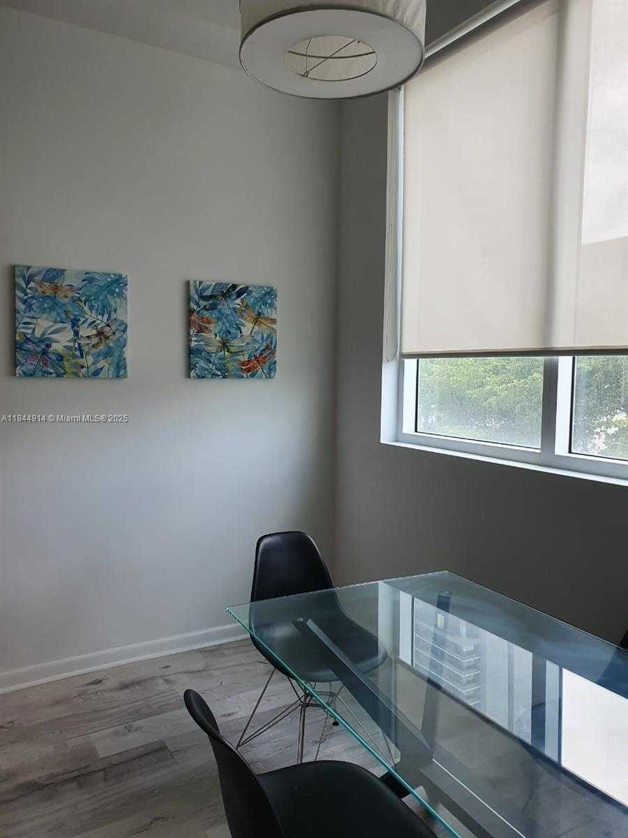 Small Image of Miami Number 27