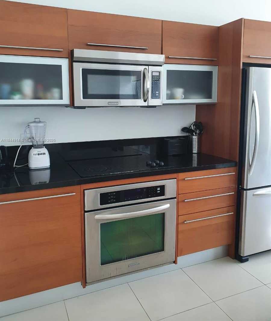 Small Image of Miami Number 30