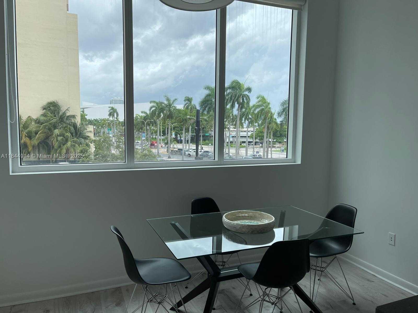 Small Image of Miami Number 34
