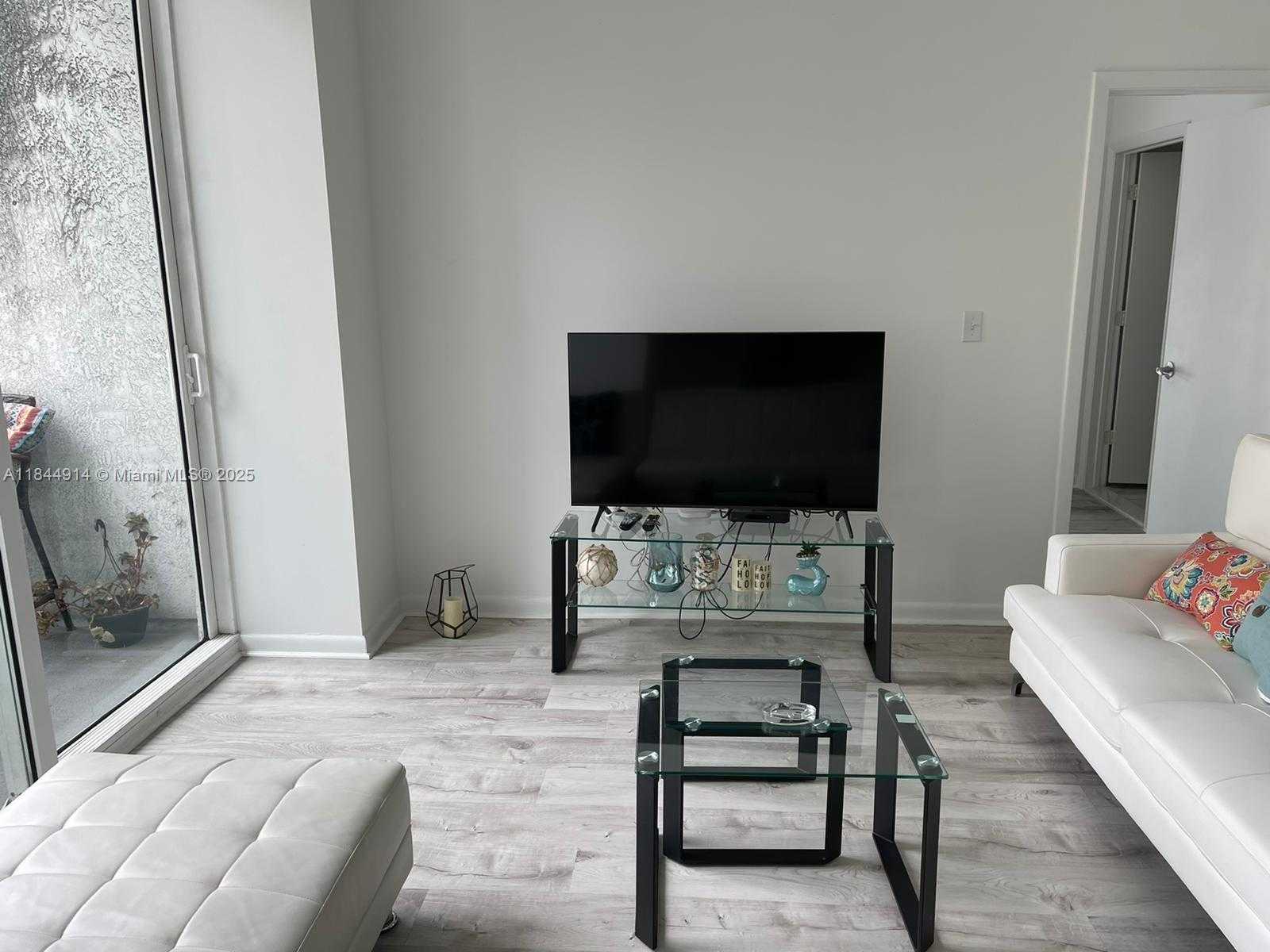 Small Image of Miami Number 35