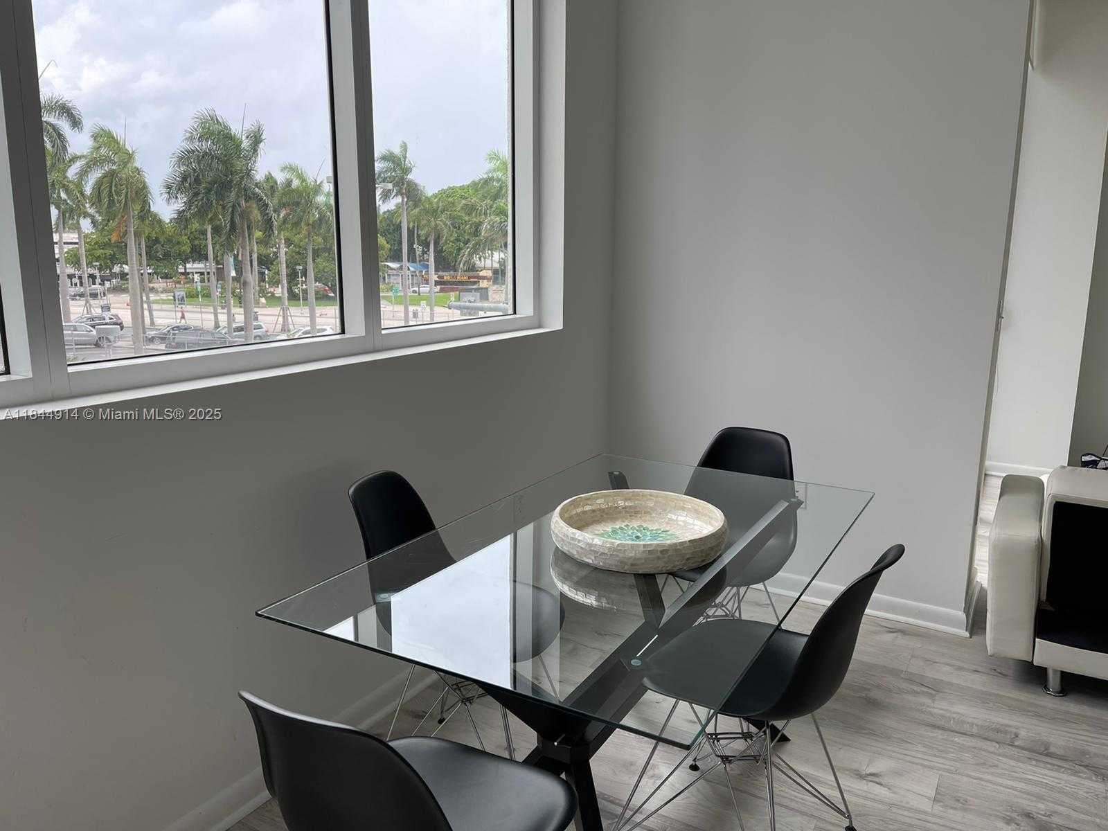 Small Image of Miami Number 36