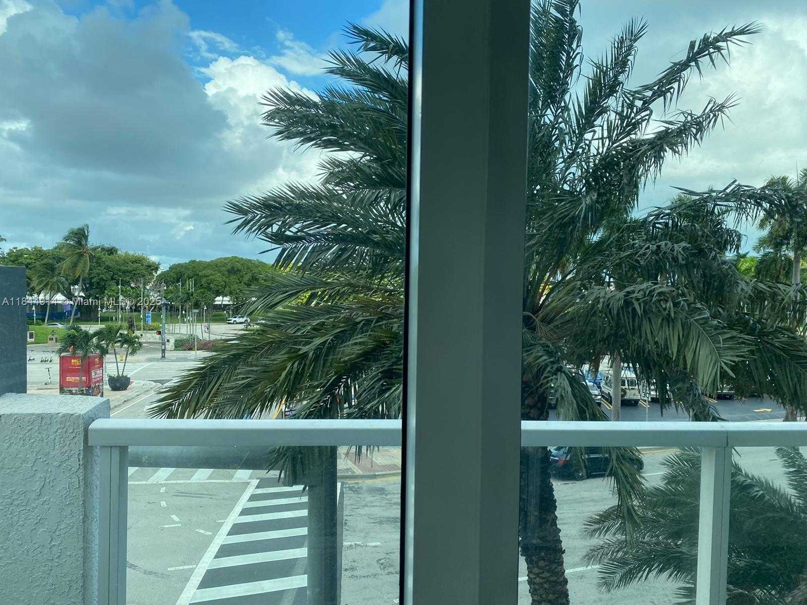 Small Image of Miami Number 7