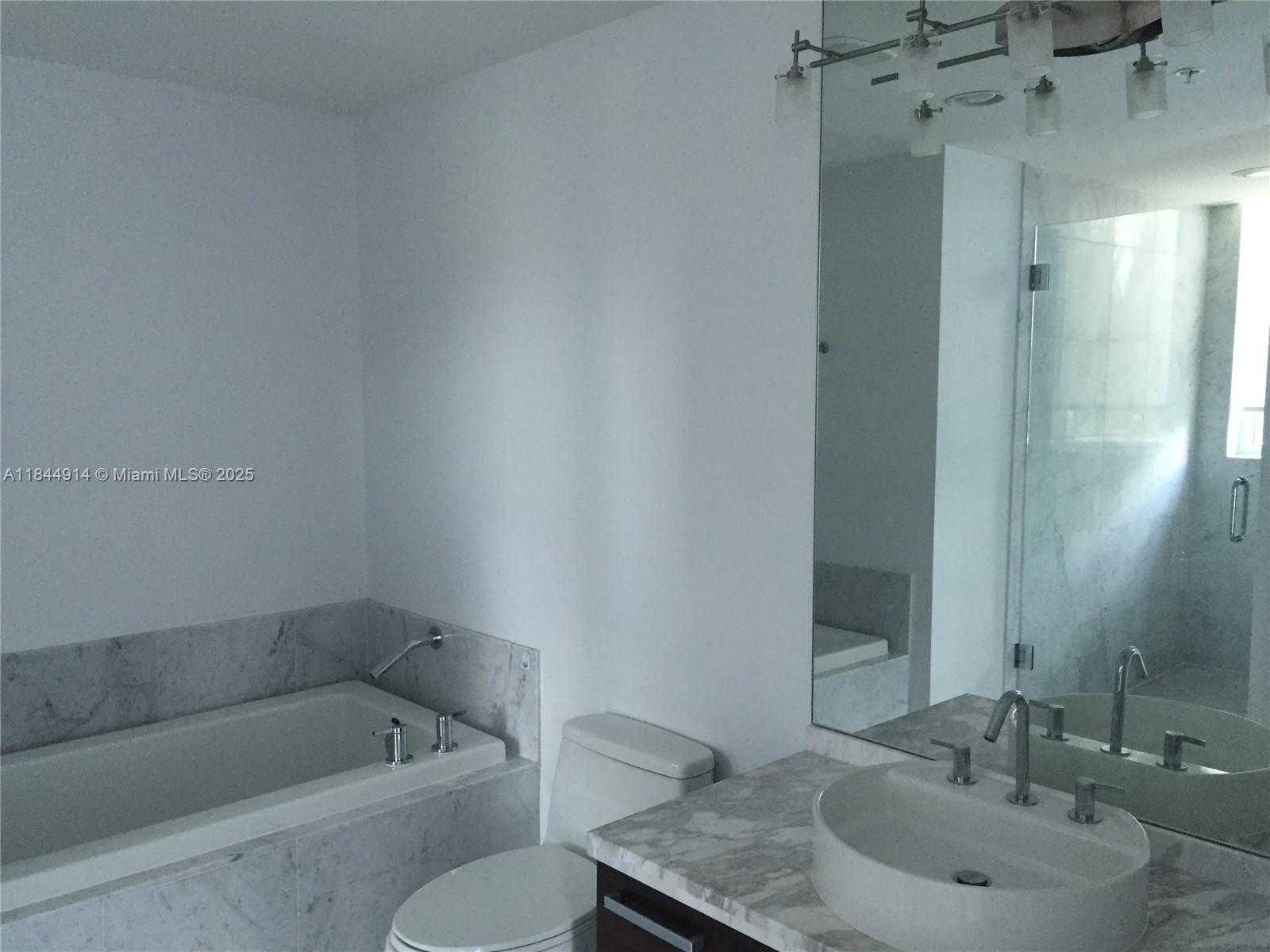 Small Image of Miami Number 9