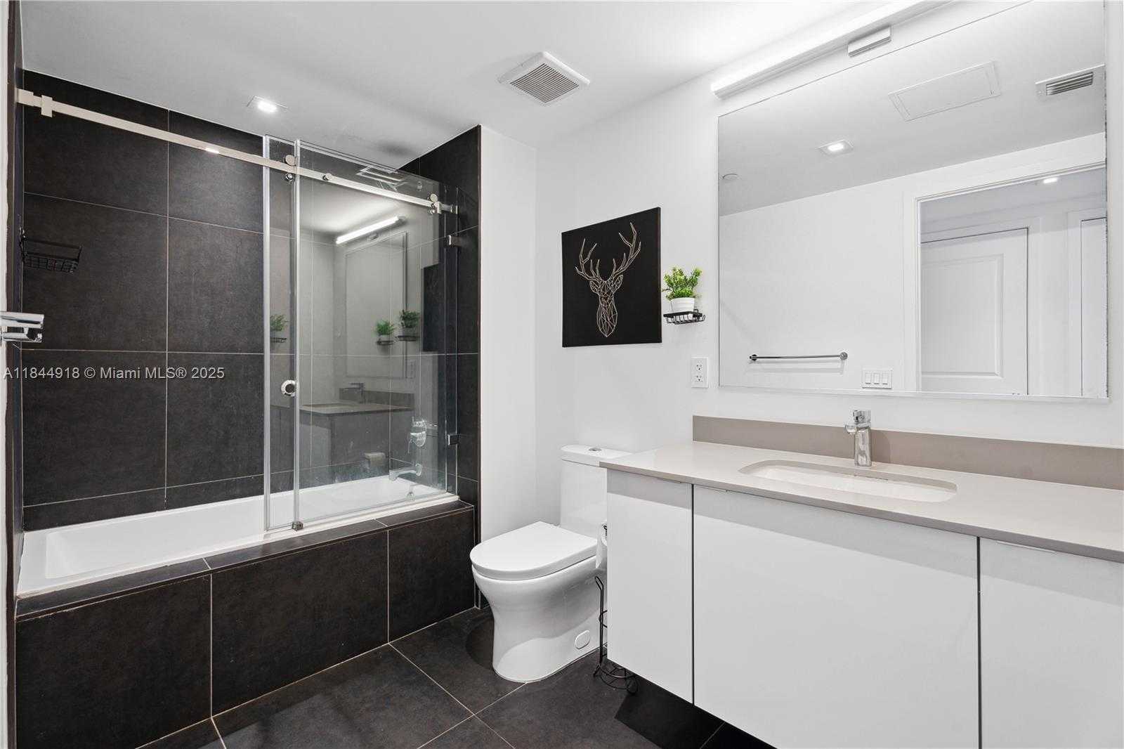 Small Image of 1600 NORTH EAST 1ST AVE #3303, Miami Number 9