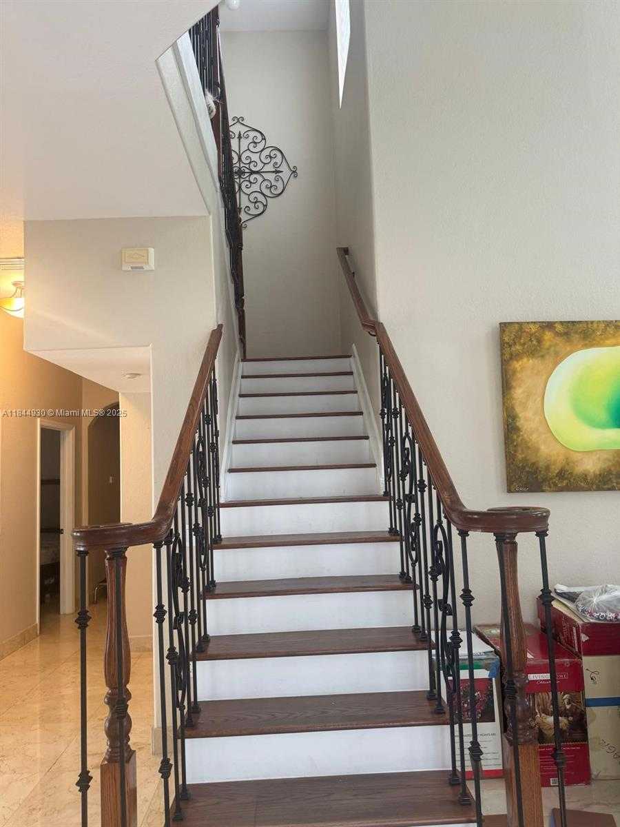 Small Image of 8821 NORTH WEST 179TH LN, Hialeah Number 4