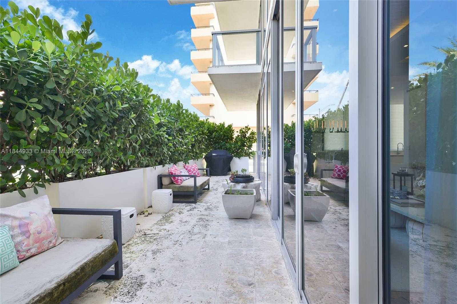 Small Image of 9501 COLLINS AVE #1, Surfside Number 14