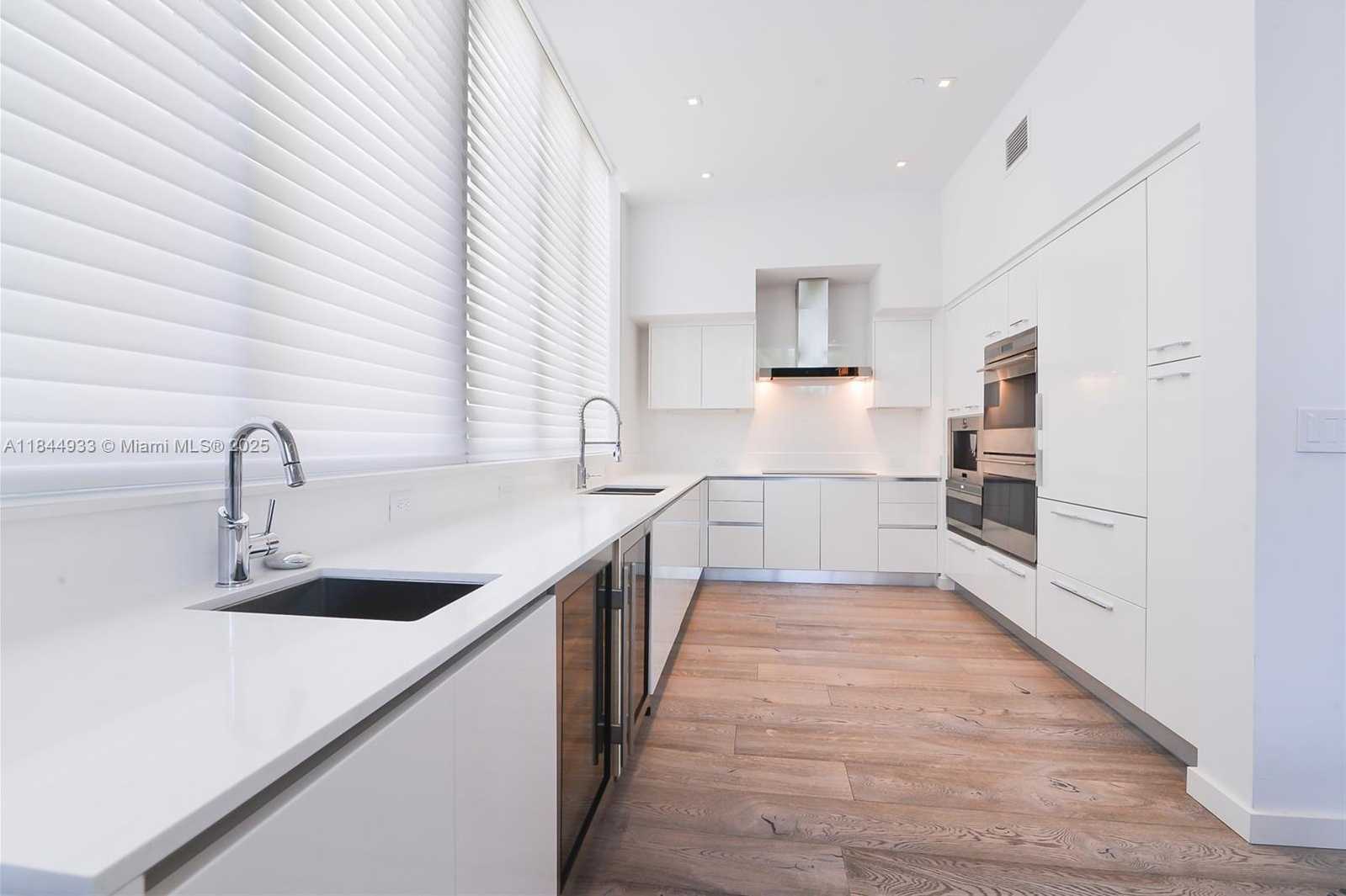 Small Image of 9501 COLLINS AVE #1, Surfside Number 5
