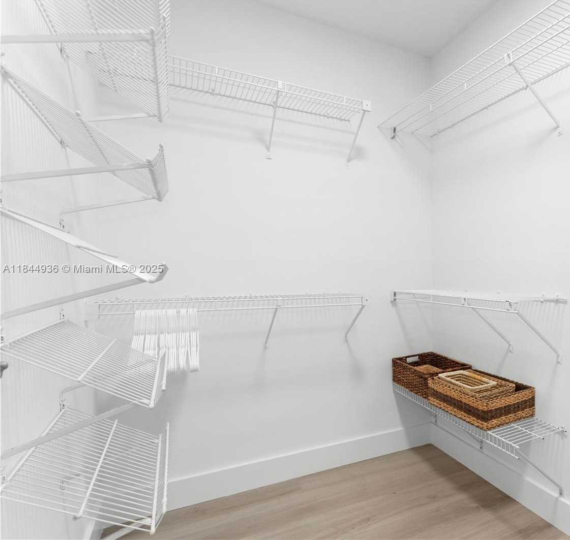 Small Image of 520 BRICKELL KEY DR #A513, Miami Number 12