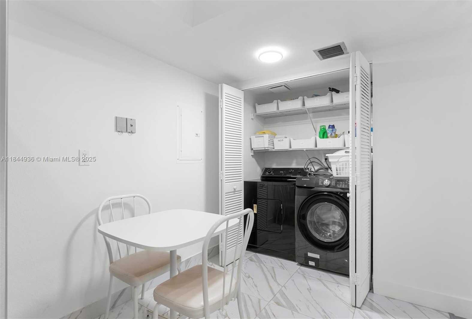 Small Image of 520 BRICKELL KEY DR #A513, Miami Number 24