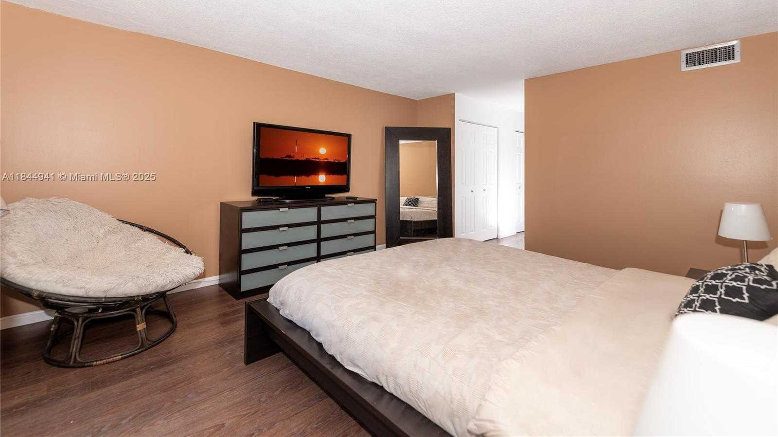 Small Image of 2750 NORTH EAST 183RD ST #1207, Aventura Number 15