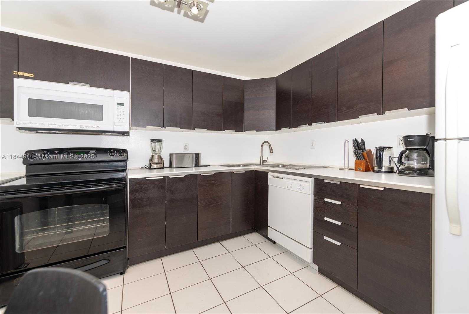 Small Image of 2750 NORTH EAST 183RD ST #1207, Aventura Number 8