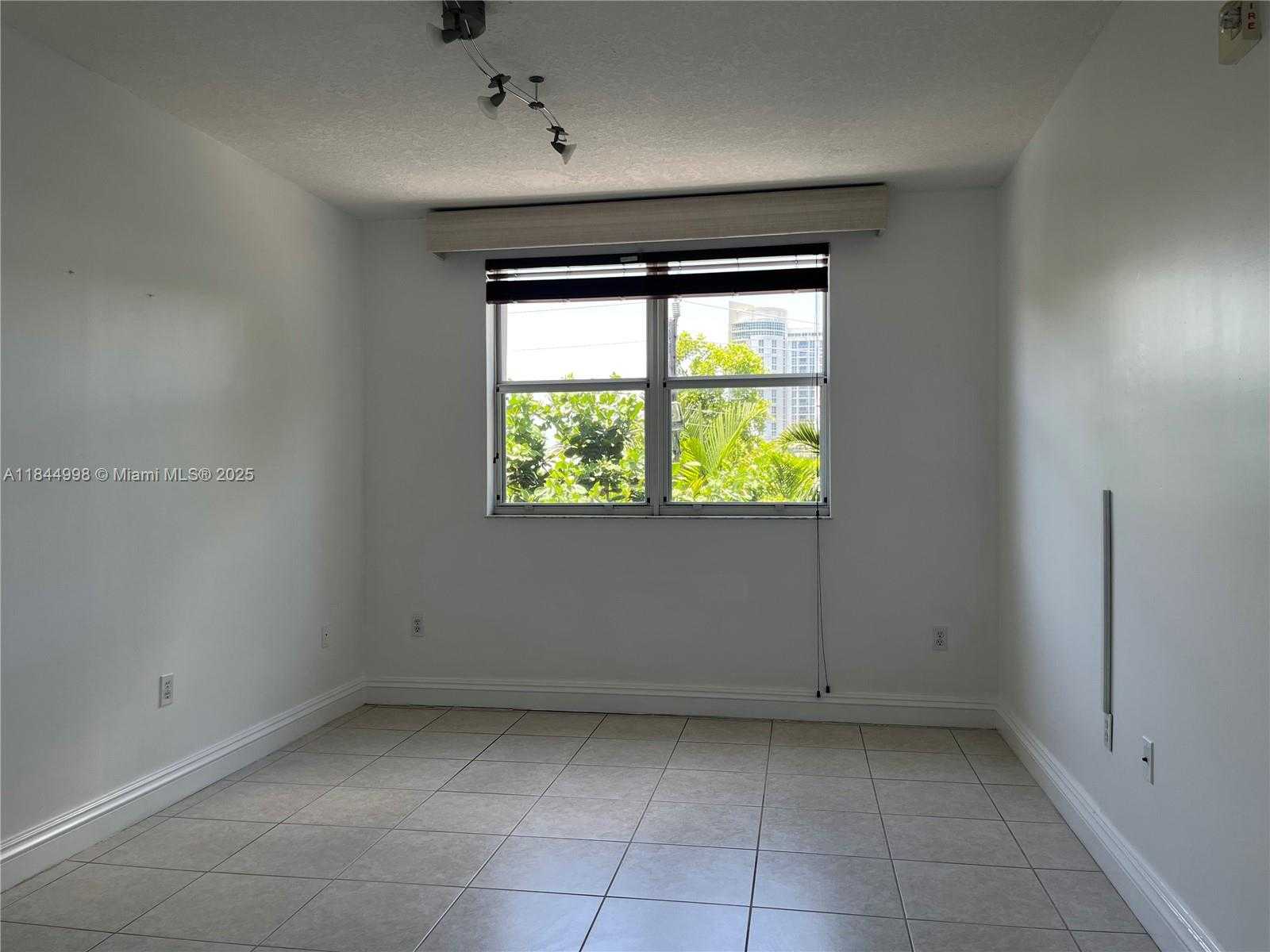 Small Image of 1824 BRICKELL AVE #2D, Miami Number 21