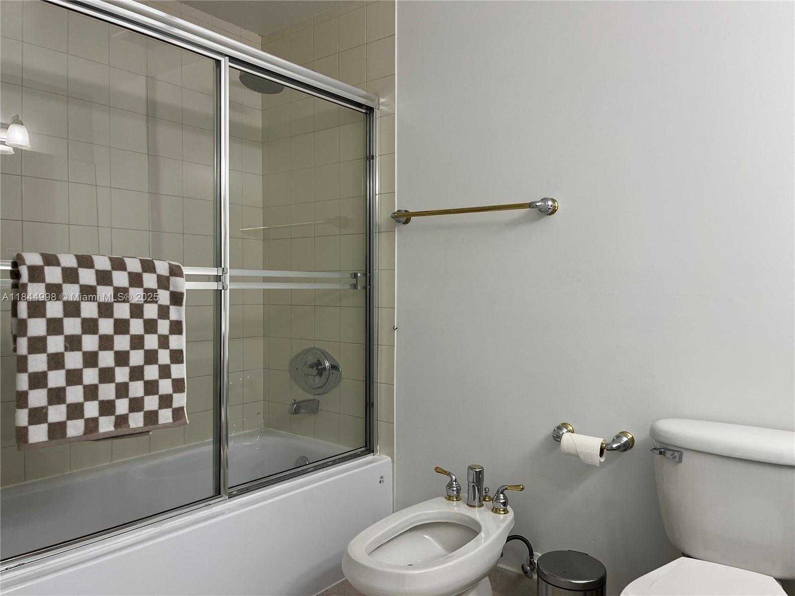 Small Image of 1824 BRICKELL AVE #2D, Miami Number 23