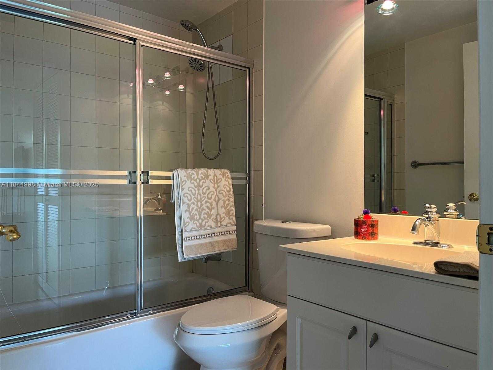 Small Image of 1824 BRICKELL AVE #2D, Miami Number 28