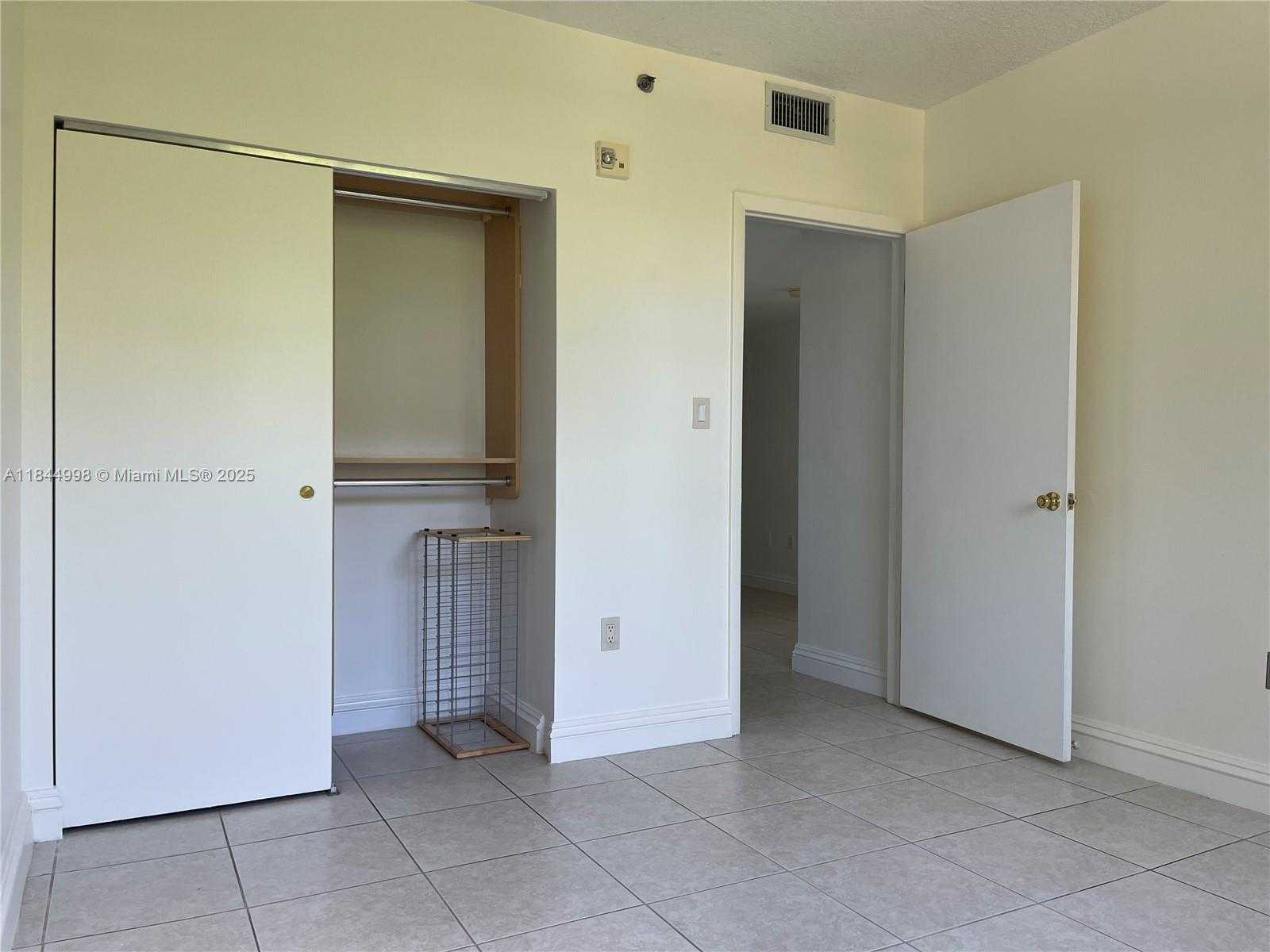 Small Image of 1824 BRICKELL AVE #2D, Miami Number 31