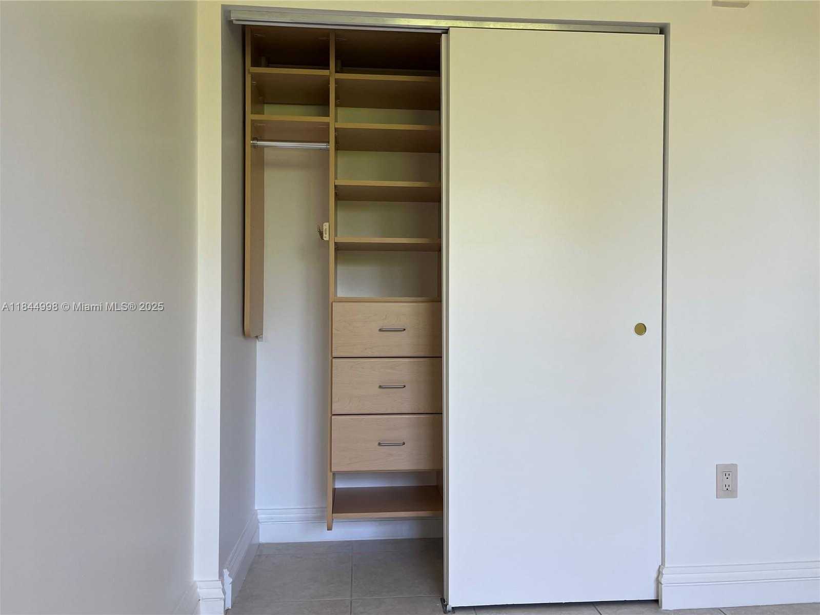 Small Image of 1824 BRICKELL AVE #2D, Miami Number 32