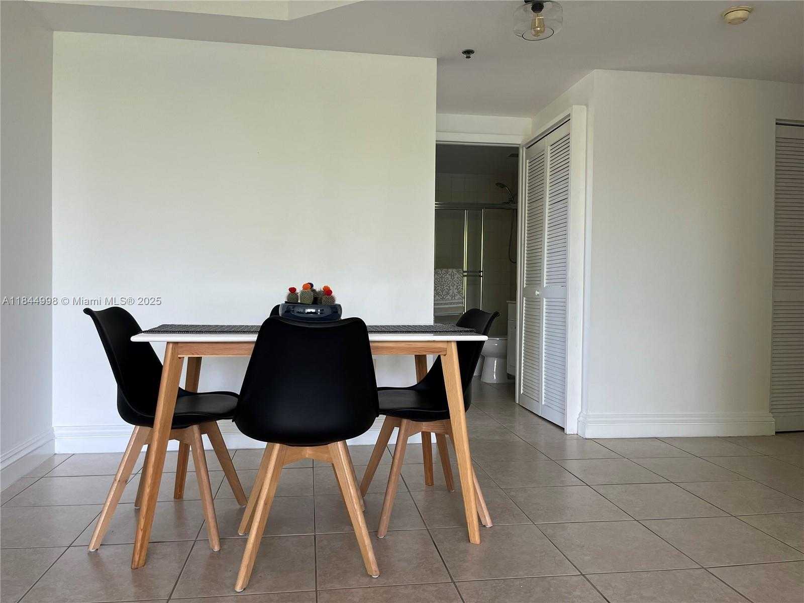 Small Image of 1824 BRICKELL AVE #2D, Miami Number 5