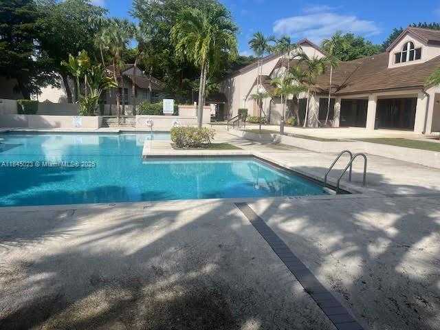 Small Image of Miami Number 9