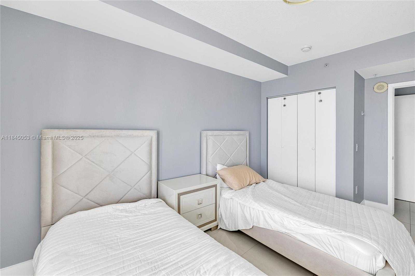 Small Image of 6700 INDIAN CREEK DR #1205, Miami Beach Number 30