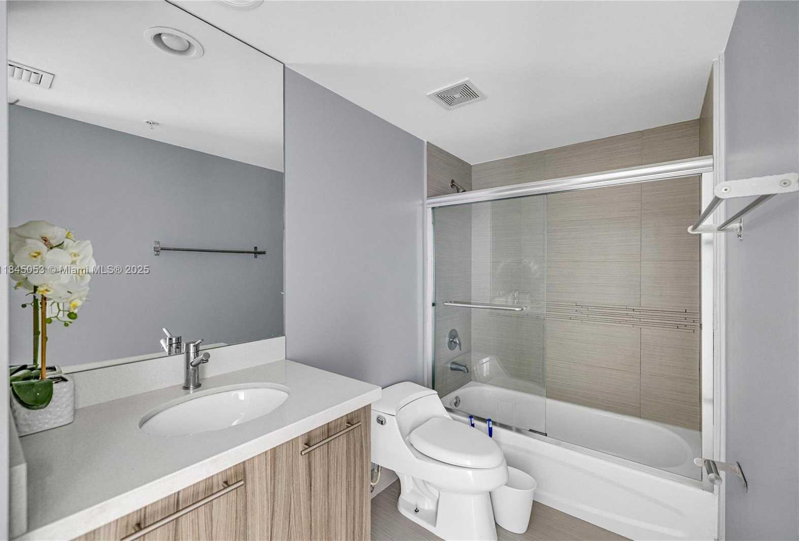 Small Image of 6700 INDIAN CREEK DR #1205, Miami Beach Number 31