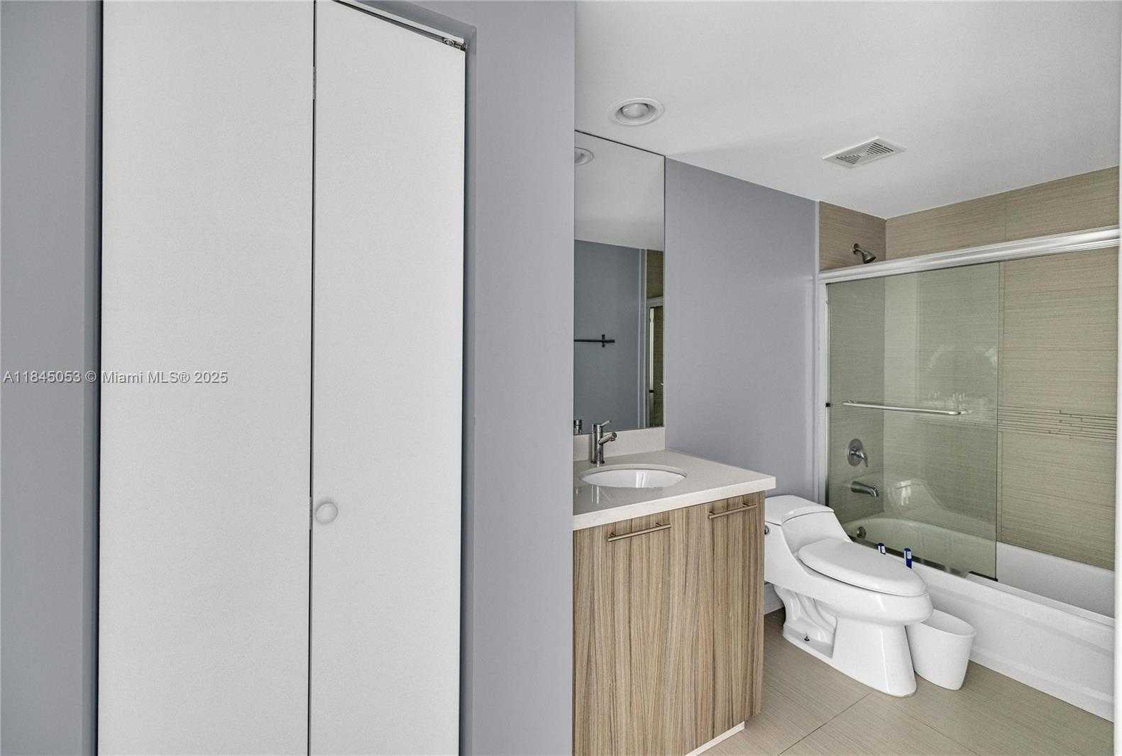 Small Image of 6700 INDIAN CREEK DR #1205, Miami Beach Number 32