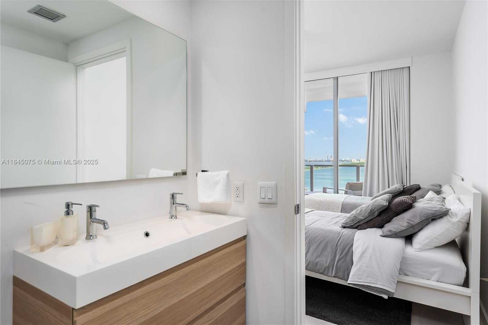 Small Image of 2900 NORTH EAST 7TH AVE #2003, Miami Number 23
