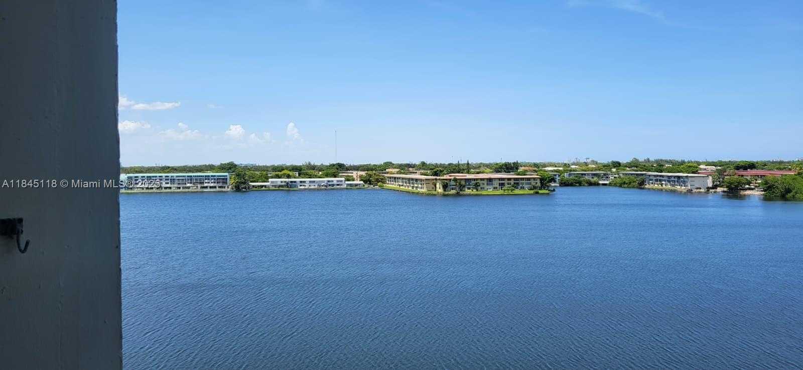 Small Image of 1301 NORTH EAST MIAMI GARDENS DR #602W, Miami Number 2