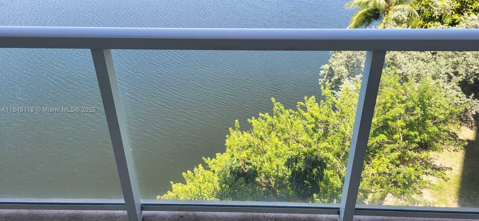 Small Image of 1301 NORTH EAST MIAMI GARDENS DR #602W, Miami Number 3