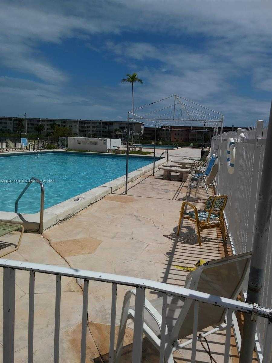 Small Image of 1301 NORTH EAST MIAMI GARDENS DR #602W, Miami Number 7