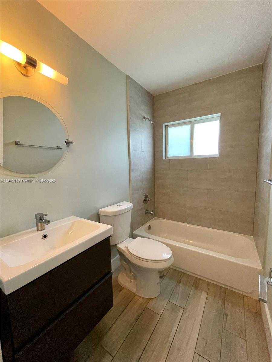 Small Image of 942 LENOX AVE #12, Miami Beach Number 5