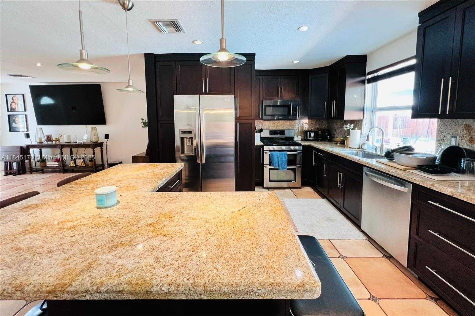 Small Image of 8040 SOUTH WEST 196TH, Cutler Bay Number 12