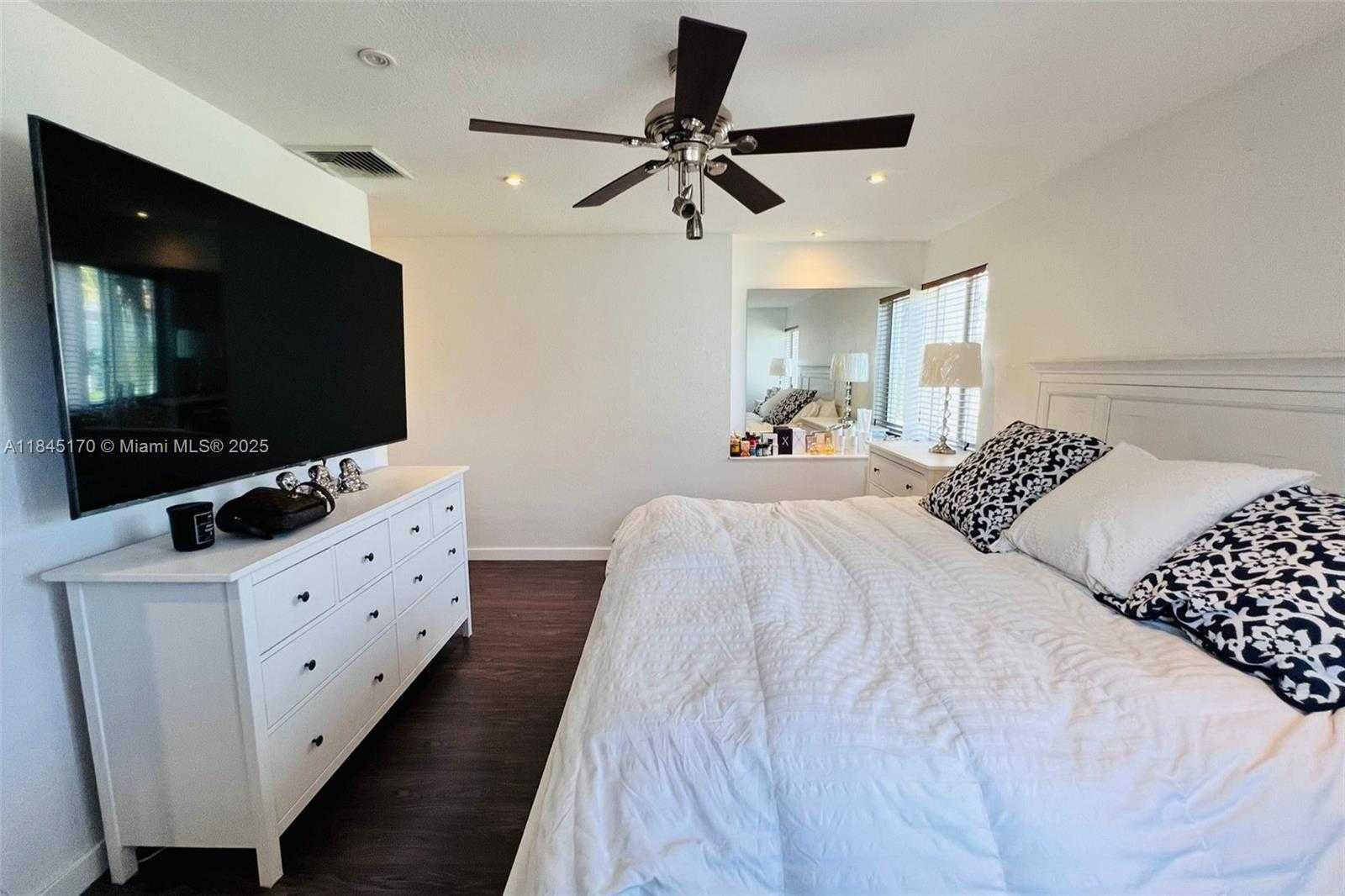 Small Image of 8040 SOUTH WEST 196TH, Cutler Bay Number 17