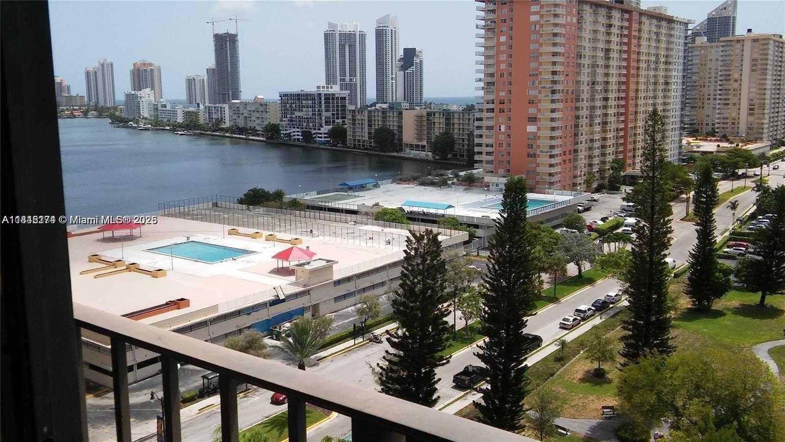 Small Image of 290 174TH ST #1415, Sunny Isles Beach Number 4