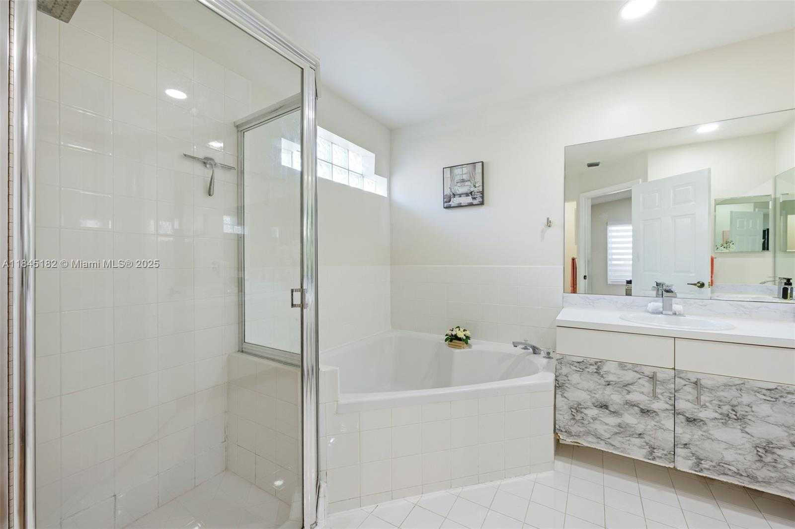 Small Image of 12340 SOUTH WEST 144TH TER, Miami Number 10