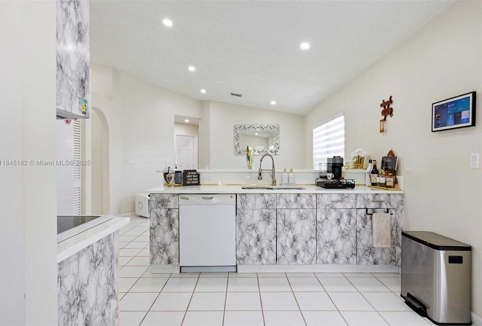 Small Image of 12340 SOUTH WEST 144TH TER, Miami Number 13
